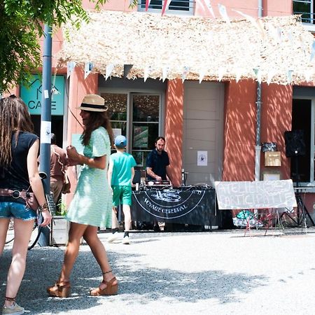 La Maison Rouge - Backpacker Hostel แซงต์-เอเตียน ภายนอก รูปภาพ