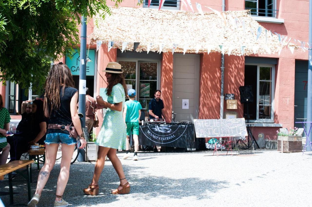 La Maison Rouge - Backpacker Hostel แซงต์-เอเตียน ภายนอก รูปภาพ