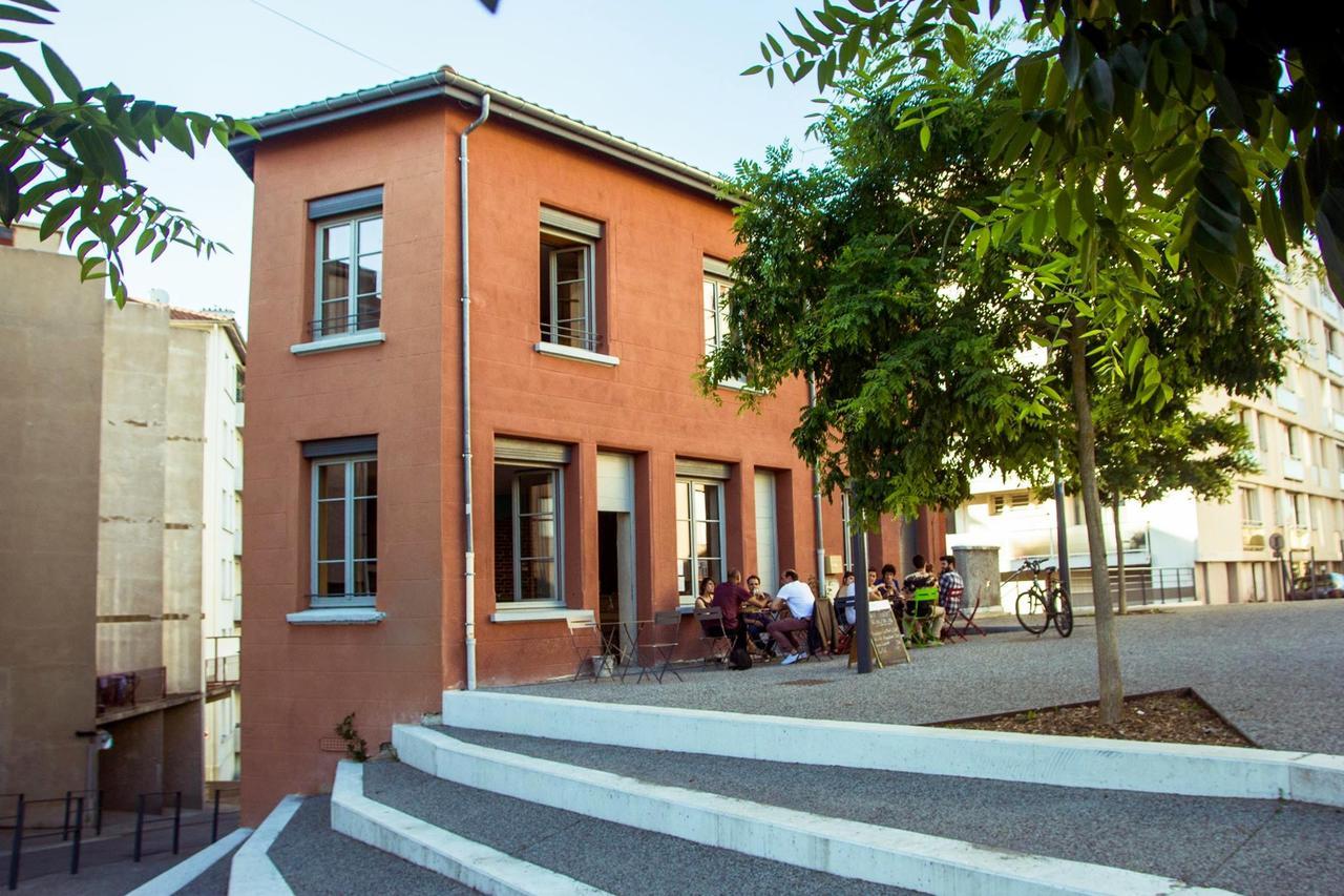 La Maison Rouge - Backpacker Hostel แซงต์-เอเตียน ภายนอก รูปภาพ