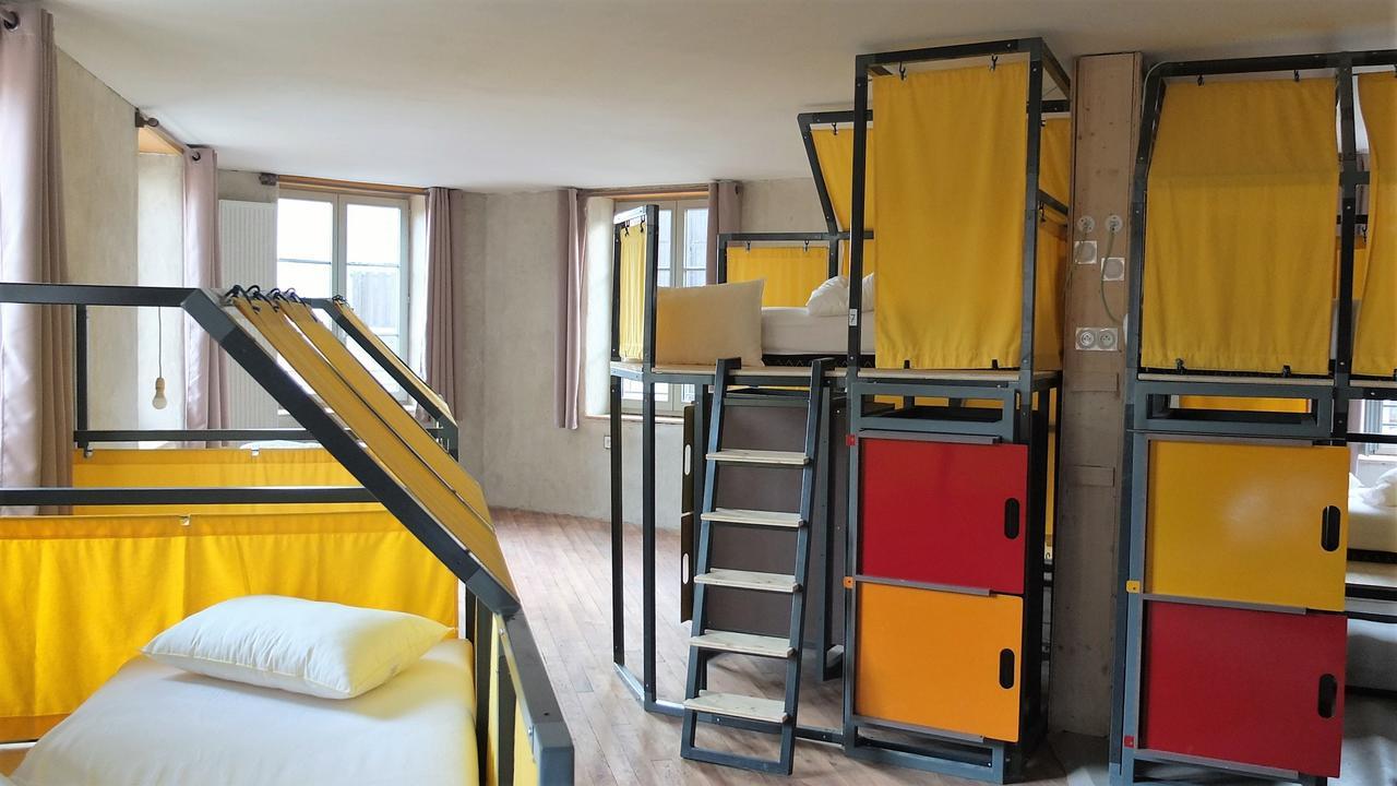 La Maison Rouge - Backpacker Hostel แซงต์-เอเตียน ภายนอก รูปภาพ